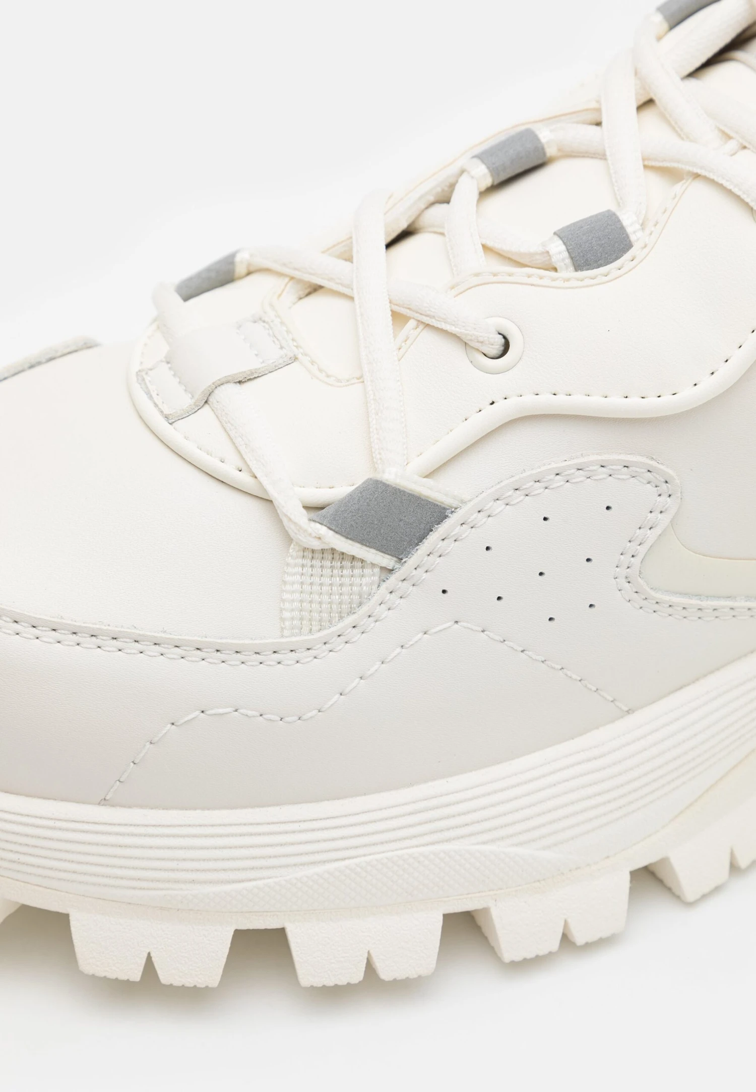 Emporio Armani Laced ShoeSneakers BasseOff White Uomo Sneaker EA812O043-A11 8 Emporio Armani Laced ShoeSneakers BasseOff White Uomo Sneaker EA812O043-A11 - immagine 6