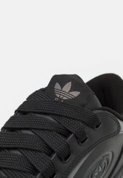 Adidas Originals Adi2000 UnisexSneakers BasseCore Black/Carbon/Grey Four Uomo Sneaker AD115O1M8-Q11 -Vendite Lloyd 30ef3e21d8864d34aa21da09b388053f