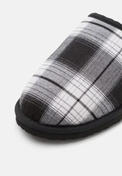 Bullboxer Bkgysuza - Pantofole - Grey 13 Bullboxer Bkgysuza - Pantofole - Grey -Vendite Lloyd 37a51a1dd82c480ba0164522d50b89be