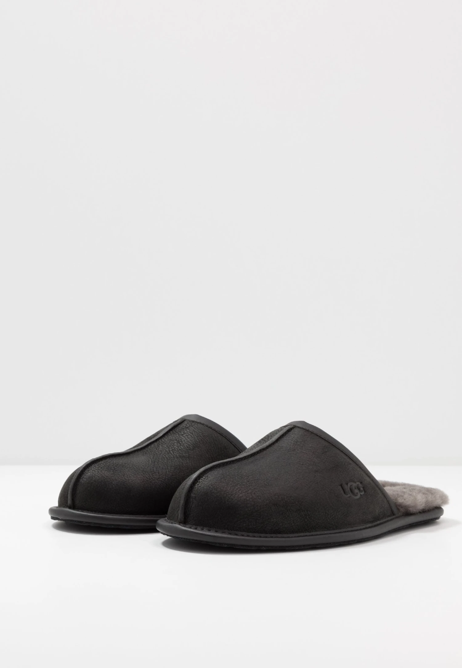 Ugg ScuffPantofoleBlack Uomo Pantofole UG112I00N-Q11 5 Ugg ScuffPantofoleBlack Uomo Pantofole UG112I00N-Q11 - immagine 3