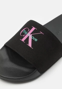 Calvin Klein Jeans Cap Pride 23 LogoCiabattineBlack Uomo Scarpe Aperte C1812G01H-Q11 -Vendite Lloyd 5ccc6e92984c4259bb0c9ea97ae2b3cc