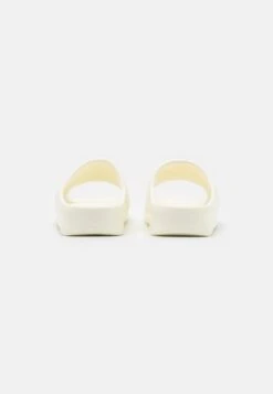 Lacoste Croco 2.0CiabattineOff White/Green Uomo Scarpe Aperte LA212G00Z-A11 10 Lacoste Croco 2.0CiabattineOff White/Green Uomo Scarpe Aperte LA212G00Z-A11 -Vendite Lloyd 73ea6f76984b429eb3211d171518f731