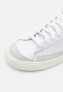 Nike Sportswear Blazer Mid '77 VntgSneakers AlteWhite/Team Red/White/Sail/Black/Team Orange Uomo Sneaker NI115N001-A21 -Vendite Lloyd 821f5968c6de4e14919e17bd3e34cdea