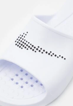 Nike Sportswear Victori One Shower SlideCiabatte Da MareWhite/Black Uomo Scarpe Aperte NI112G00T-A11 -Vendite Lloyd 87023f7dd06244faa7d30ddd5bcf4769