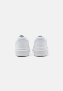 Lacoste Lineshot 223 Sneakers BasseWhite Uomo Sneaker LA212O0M4-A11 -Vendite Lloyd 87938fd228fd453886612d629f622154