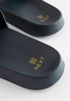 Next Embossed SlidersCiabatte Da MareNavy Blue Uomo Scarpe Aperte NX312G037-K11 -Vendite Lloyd 8b1dff520c35471db4f52d90dcf583b7