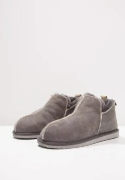 Shepherd AndyPantofoleAsphalt Uomo Pantofole S3012I00C-C11 10 Shepherd AndyPantofoleAsphalt Uomo Pantofole S3012I00C-C11 -Vendite Lloyd 8c3c4300e2f445b0aee572234a6e5812