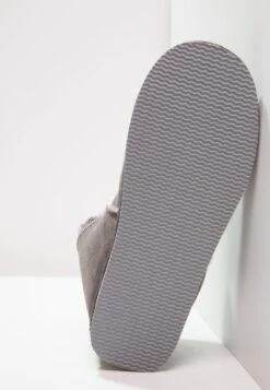 Shepherd AndyPantofoleAsphalt Uomo Pantofole S3012I00C-C11 12 Shepherd AndyPantofoleAsphalt Uomo Pantofole S3012I00C-C11 -Vendite Lloyd 920a486df2b84161be813758a027ee40