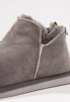 Shepherd AndyPantofoleAsphalt Uomo Pantofole S3012I00C-C11 13 Shepherd AndyPantofoleAsphalt Uomo Pantofole S3012I00C-C11 -Vendite Lloyd 9391691daa844926958c58f1c4636f03