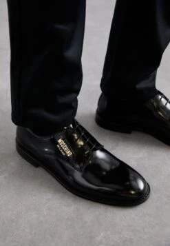 MOSCHINO Plate - Stringate Eleganti - Nero