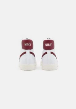 Nike Sportswear Blazer Mid '77 VntgSneakers AlteWhite/Team Red/White/Sail/Black/Team Orange Uomo Sneaker NI115N001-A21 -Vendite Lloyd cae7e878bf074c7b8560db56d34bf449