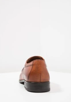 Lloyd Orwin - Stringate Eleganti - Cognac 11 Lloyd Orwin - Stringate Eleganti - Cognac -Vendite Lloyd cc23f53d68394004979f095943c1c405