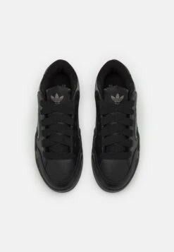 Adidas Originals Adi2000 UnisexSneakers BasseCore Black/Carbon/Grey Four Uomo Sneaker AD115O1M8-Q11 -Vendite Lloyd d2c0d66ce59e4ec99e2680b754d59730
