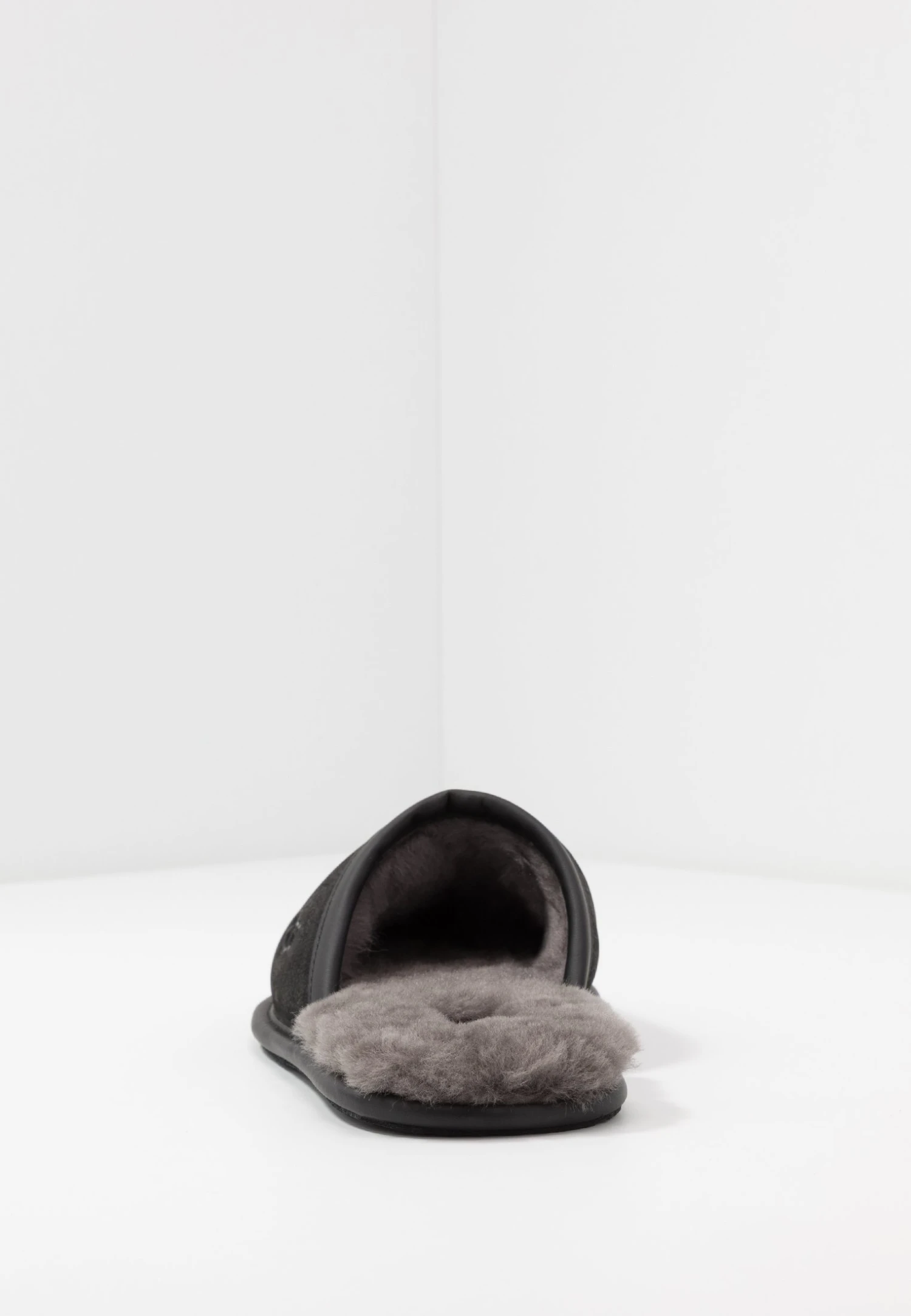 Ugg ScuffPantofoleBlack Uomo Pantofole UG112I00N-Q11 6 Ugg ScuffPantofoleBlack Uomo Pantofole UG112I00N-Q11 - immagine 4