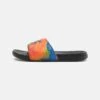Vans La Costa Slide On UnisexCiabattineRainbow Multi-Coloured/Black Uomo Scarpe Aperte VA215G007-T11 -Vendite Lloyd e8054aa67f1a459f9d2ef4fe41344bf8