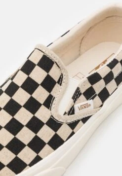 Vans Classic Slip-On UnisexScarpe Senza LacciOff-White/Black Uomo Scarpe Basse VA215O08U-A11 -Vendite Lloyd ec6d24959a72436ba2249fa5ba17db6a