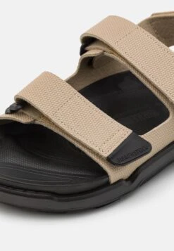 Birkenstock Tatacoa SandaliBeige/Black Uomo Scarpe Aperte BI112G079-B11 -Vendite Lloyd ec764784aa894322b29f55090e8bf7b7