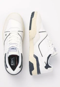 British Knights VendonSneakers BasseWhite/Navy Uomo Sneaker B2412O059-A11 9 British Knights VendonSneakers BasseWhite/Navy Uomo Sneaker B2412O059-A11 -Vendite Lloyd fb144745228f4f68bc14bdc17e7656f7
