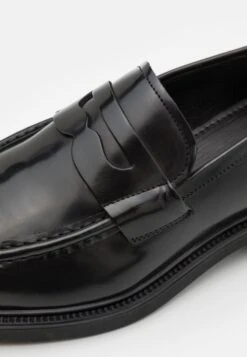 Vagabond AlexScarpe Senza LacciBlack Uomo Scarpe Eleganti VA112C01Y-Q11 -Vendite Lloyd ff26932b3fc84bafaca4ed4b3dc74e2c